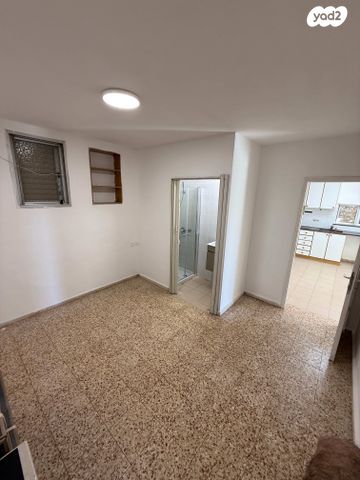 יחידת דיור, גלעד 48, צוותא א, אלפי מנשה