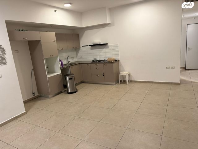 דירה, דרך זאב ז'בוטינסקי 105, שכונת גפן, רמת גן