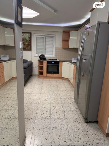 דירה, הזית 1, ניצנה, בת ים