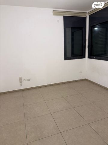 דירה, דרך זאב ז'בוטינסקי 105, שכונת גפן, רמת גן