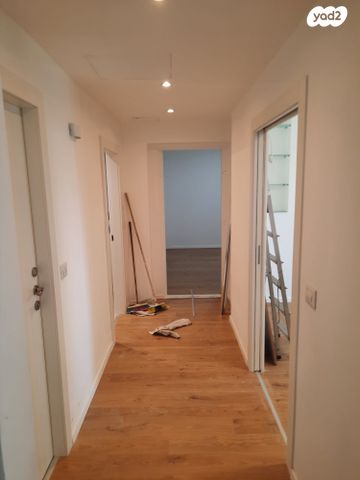 דירה, מזרחי 11, עין גנים, פתח תקווה