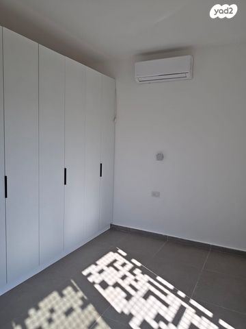 יחידת דיור, הנגב 8, נווה אילן - צבאי, יבנה