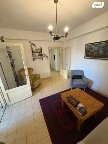 דירה, שדרות הרצל 70, בית הכרם, רמת בית הכרם, ירושלים