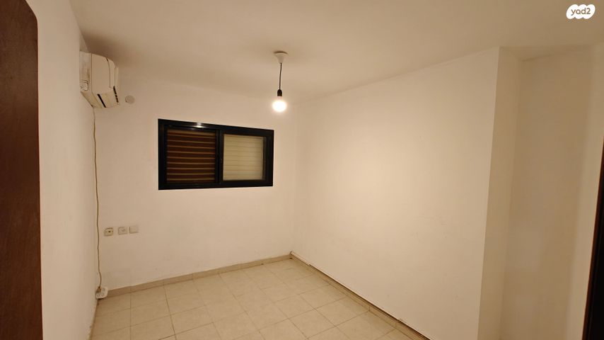 דירת גן, המכבים 4, נווה נאמן, הוד השרון