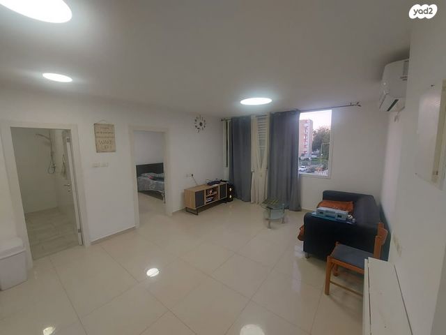 גיורא יוספטל 21