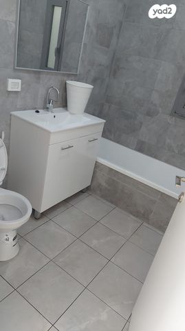 גג/ פנטהאוז, אפרים צור 10, שקמים ואגמים, אשקלון