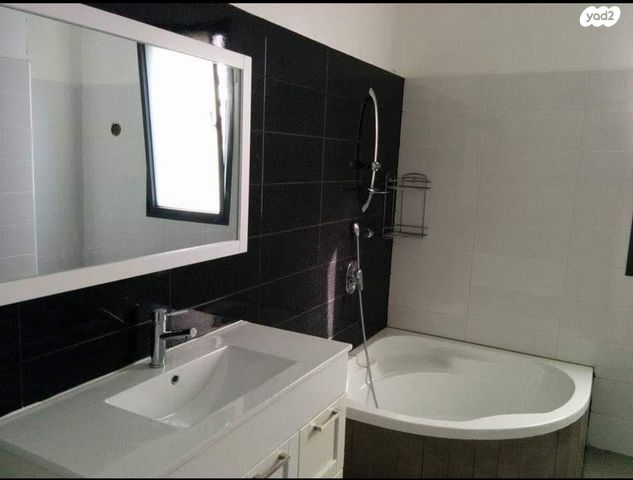 יחידת דיור, הסירה 1, כפר ראש הנקרה, כפר ראש הנקרה