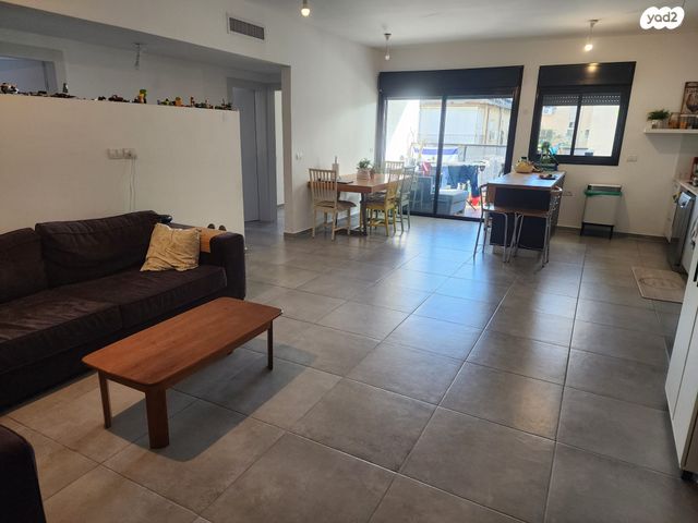 דירה, קרן קיימת לישראל 26, בורוכוב, גבעתיים