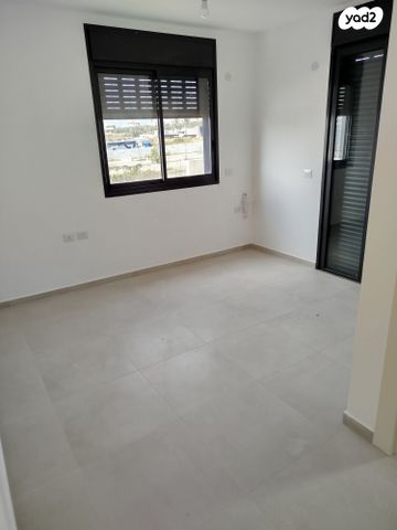 דירה, דרך ארץ 102, שאר העיר, חריש