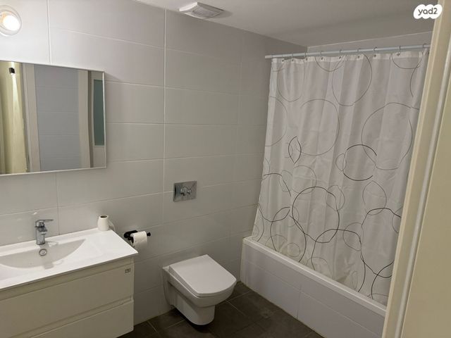 דירה, דרך זאב ז'בוטינסקי 105, שכונת גפן, רמת גן