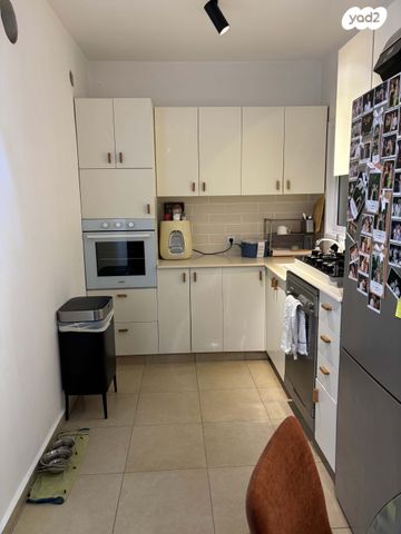 יחידת דיור, אבן גבירול 1, גאולים, כפר סבא