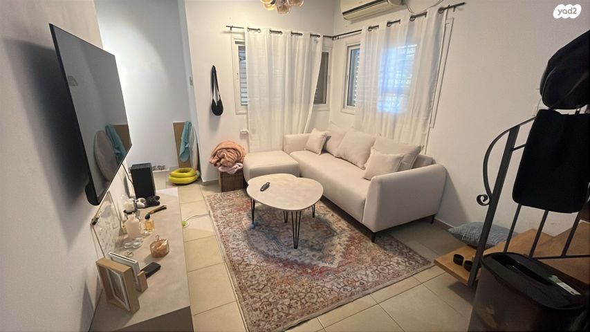 אבן גבירול 1