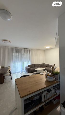 דירת גן, רותם 22, המגרסה, מבשרת ציון