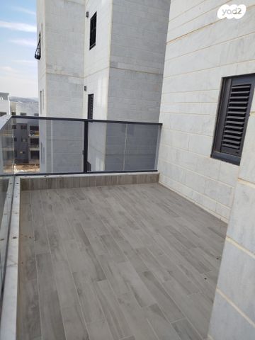 דירה, דרך ארץ 102, שאר העיר, חריש