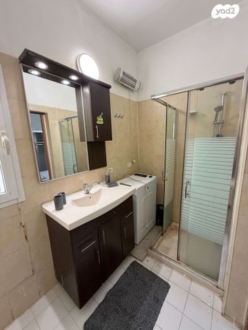 דירה, לוי 4, שכונת חשמונאים, מרכז העיר א, רמת גן