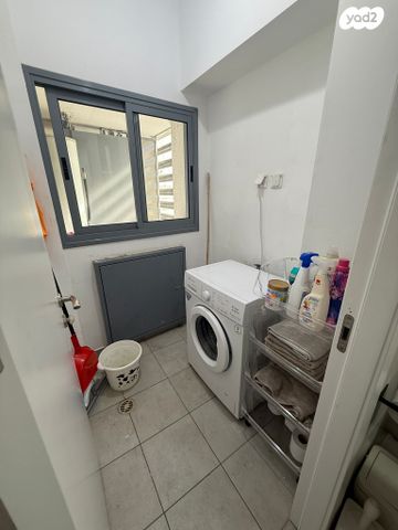 דירה, יגאל אלון 1, המרכז האזרחי, רמלה