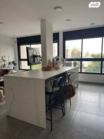 דירה, פנחס רוטנברג 70, נווה יהושע, ערמונים, רמת גן