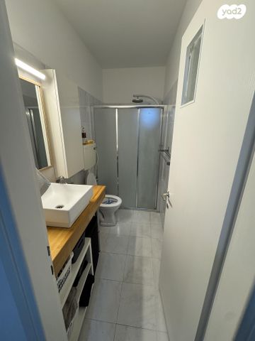 דירה, שרה אהרונסון 6, קרית הפרחים - 2005, רעננה