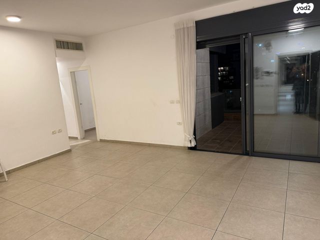 דירה, דרך זאב ז'בוטינסקי 105, שכונת גפן, רמת גן