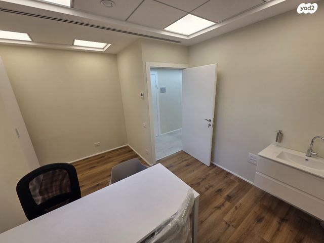 קליניקות, בבלי 10, בבלי, תל אביב יפו