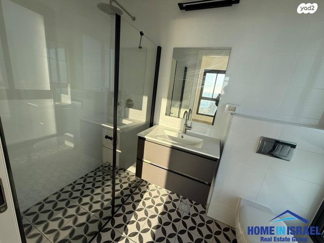 דירה, אמנון ליפקין שחק, נוף הטיילת, נתניה