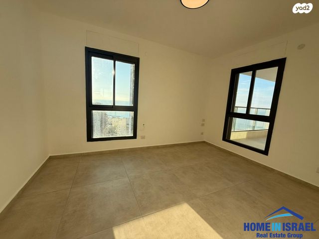 דירה, אמנון ליפקין שחק, נוף הטיילת, נתניה