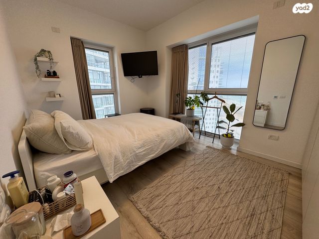 דירה, שדרות רחבעם זאבי, גבעת אולגה, חדרה