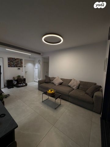 דירה, בר יהודה 24, דרום מערב ותיק, בת ים