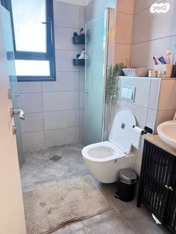 דירה, דרך המלך, גנים א', גני תקווה