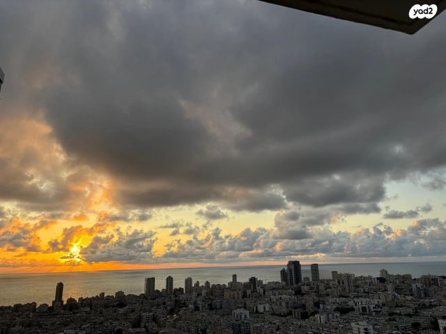 דירה, הרב ניסנבאום 37, אזור תעשיה, בת ים