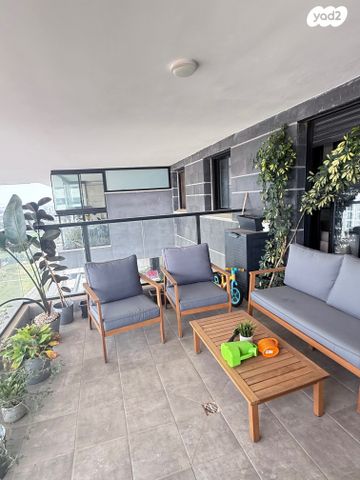 דירה, דרך המלך, גנים א', גני תקווה