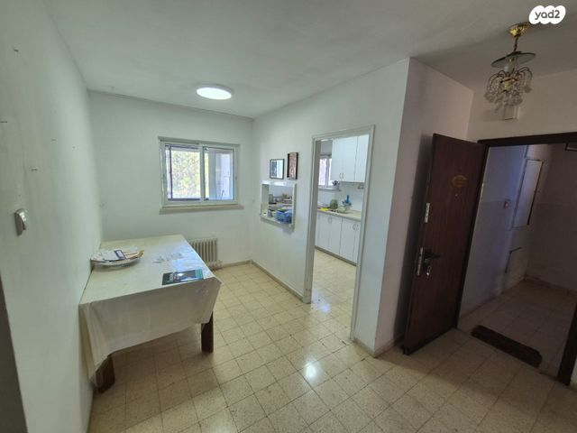 דירה, לאה גולדברג, ירושלים