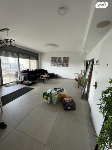 דירה, הדובדבן 10, פסגת אונו, קרית אונו