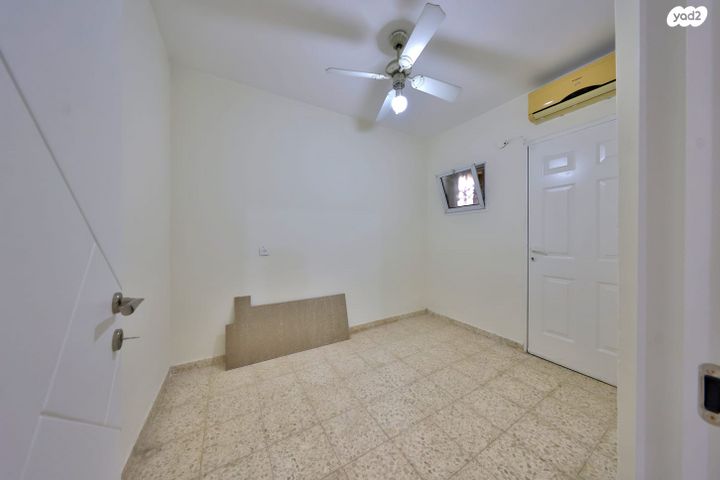 דו משפחתי, בעל שם טוב, מרכז העיר, קרית אתא