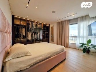 דירה, יוסף לפיד, נתניה