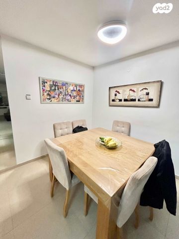 דירה, אלכסנדר רובוביץ', ארמון הנציב, תלפיות מזרח, ירושלים