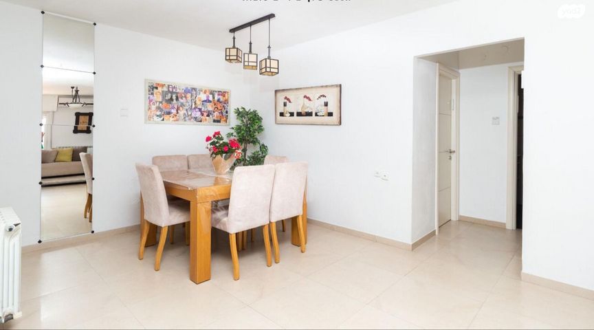 דירה, אלכסנדר רובוביץ', ארמון הנציב, תלפיות מזרח, ירושלים