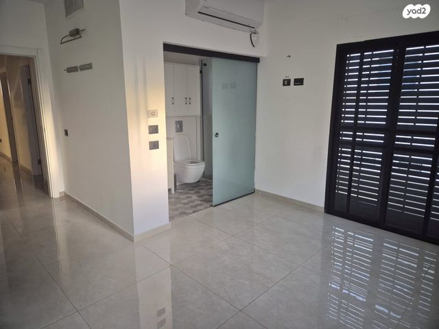 דו משפחתי, לודיוב, נווה גן, פתח תקווה