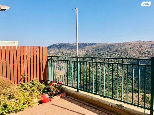 דו משפחתי, נשר, כרמיאל