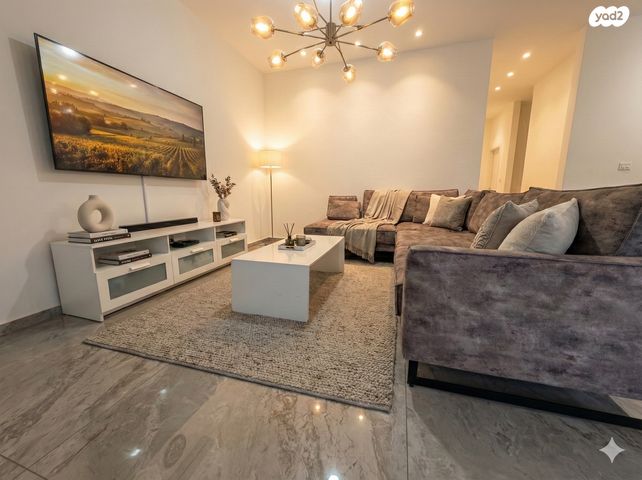 דו משפחתי, קצרין