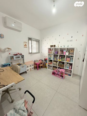 דירה, אהבת אדם, כפר יונה