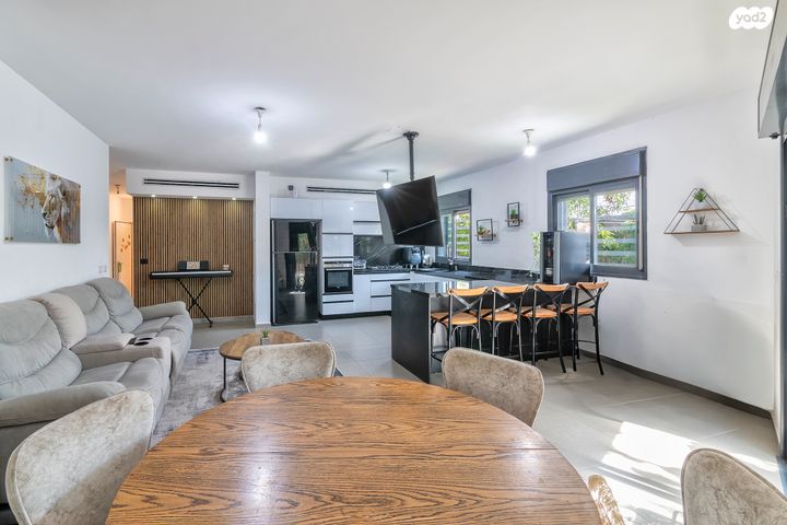 גדרה הצעירה