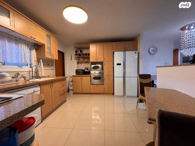 דירת גן, יהודה, אריאל