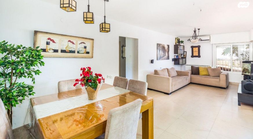 דירה, אלכסנדר רובוביץ', ארמון הנציב, תלפיות מזרח, ירושלים