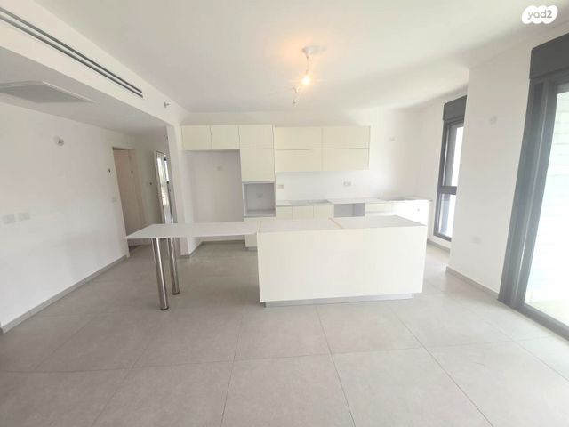 דירה, יונה וולך 7, גרין פארק החדשה, הוד השרון