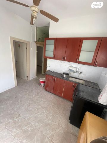 דירה, יצחק שדה 34, גבעת הרקפות, גבעת תל חי, קרית אתא