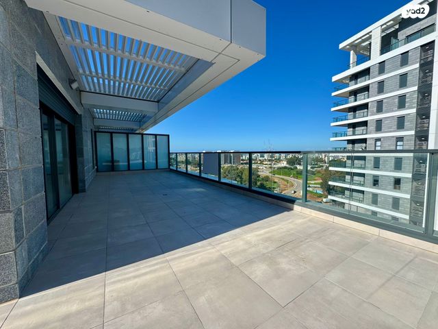 גג/ פנטהאוז