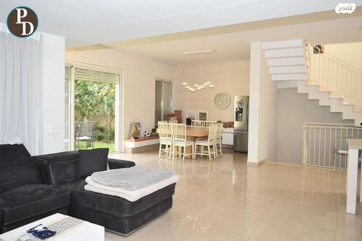 דו משפחתי, פרדסיה, פרדסיה