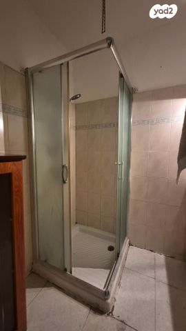 דירה, גיורא, קרית ביאליק