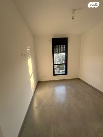 דירה, הרצליה